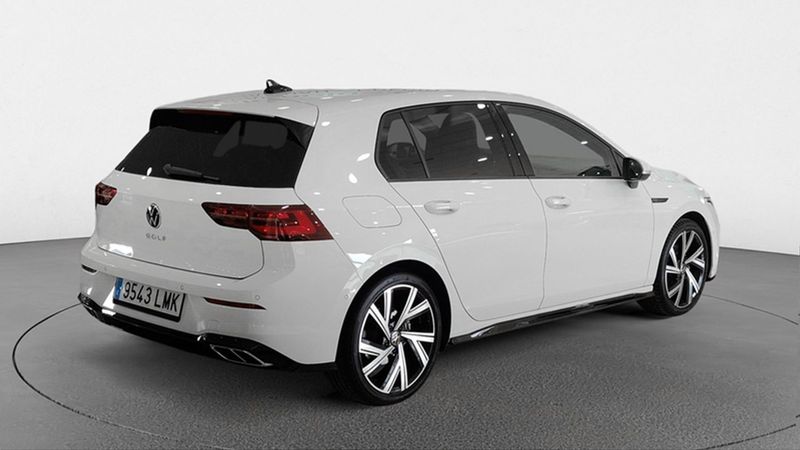 Volkswagen Golf • 2021 • 40,469 km 3
