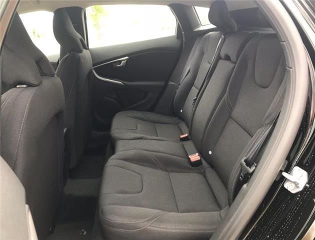 Volvo V40 • 2017 • 118,000 km 2