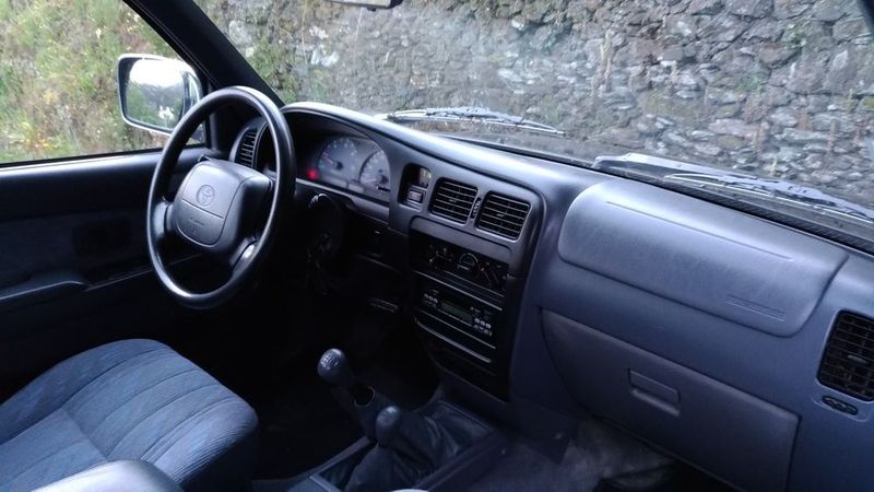 Toyota Hilux • 1998 • 225,000 km 6