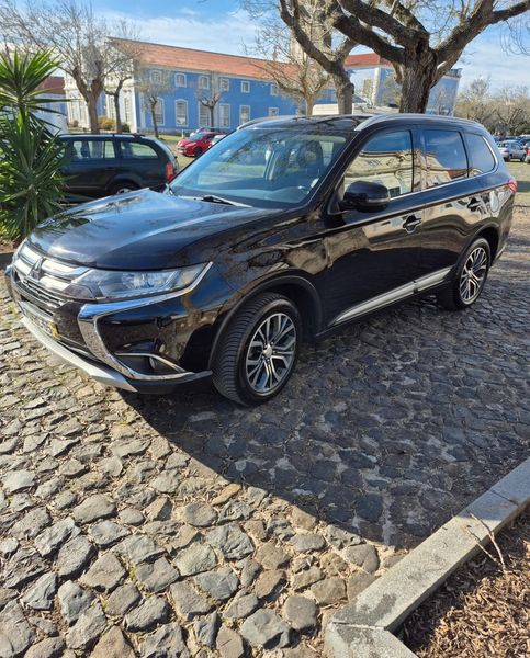 Mitsubishi Outlander • 2016 • 164,000 km 1