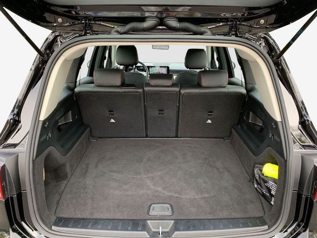 Mercedes-Benz GLC • 2022 • 18,000 km 4