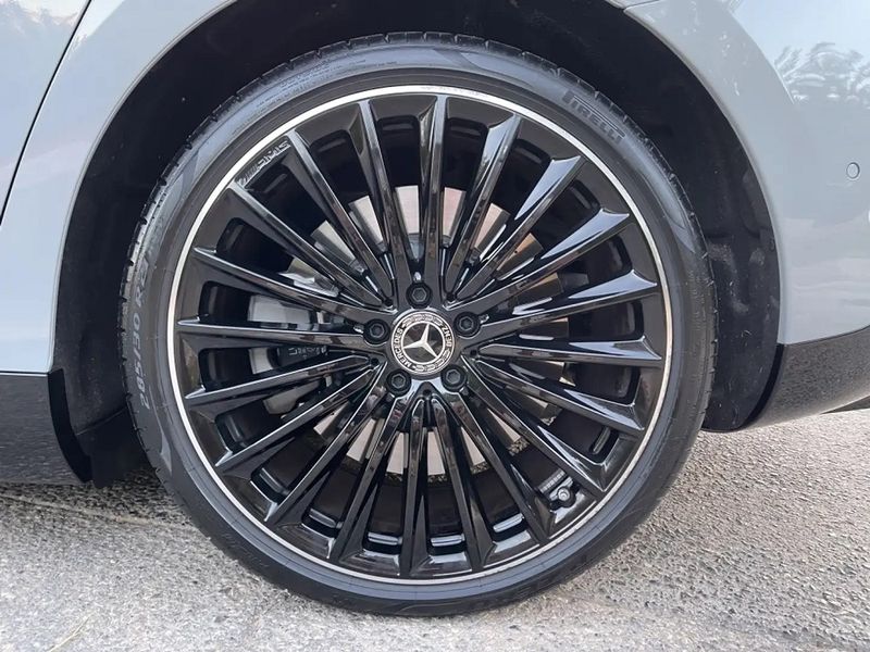 Mercedes-Benz E-Class • 2023 • 33,580 km 13