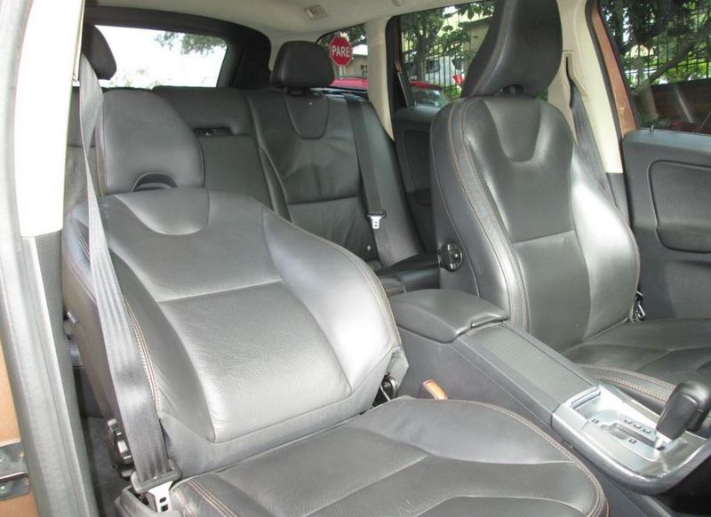 Volvo XC • 2012 • 120,000 km 6