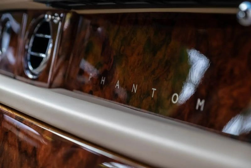 Rolls-Royce Phantom • 2011 • 75,000 km 8