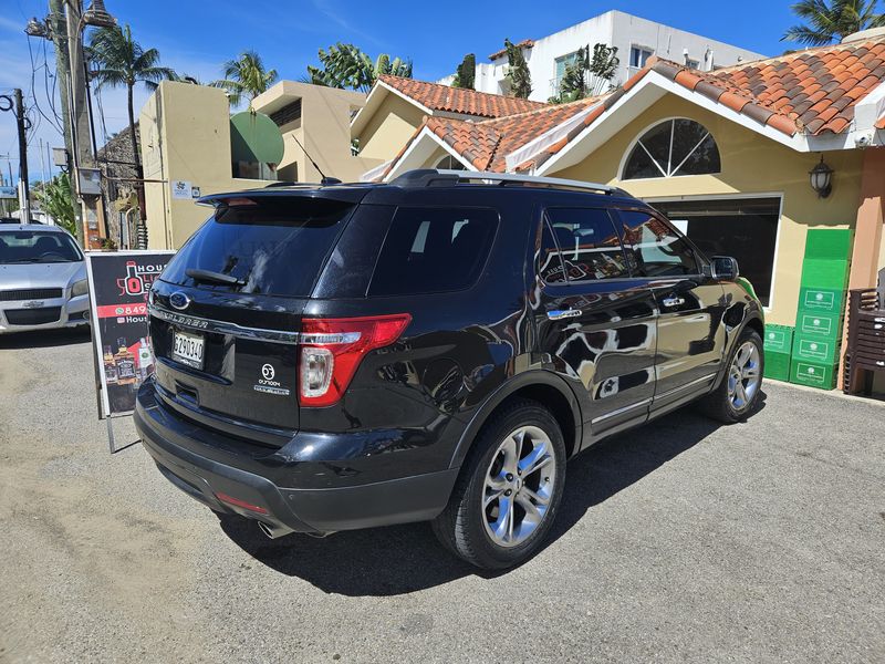 Ford Explorer • 2013 • 180,411 km 3