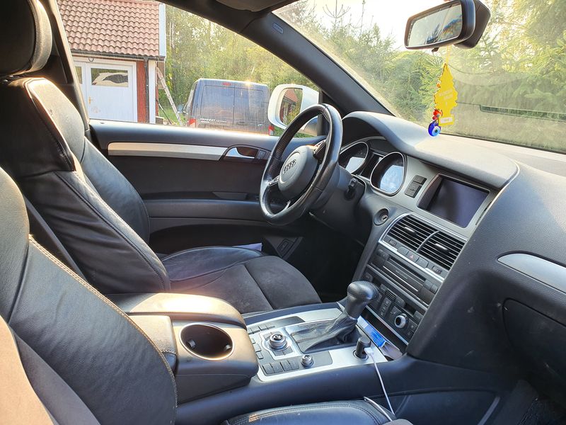 Audi Q7 • 2014 • 20,723 km 9