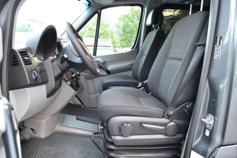 Mercedes-Benz Sprinter • 2016 • 74,000 km 10