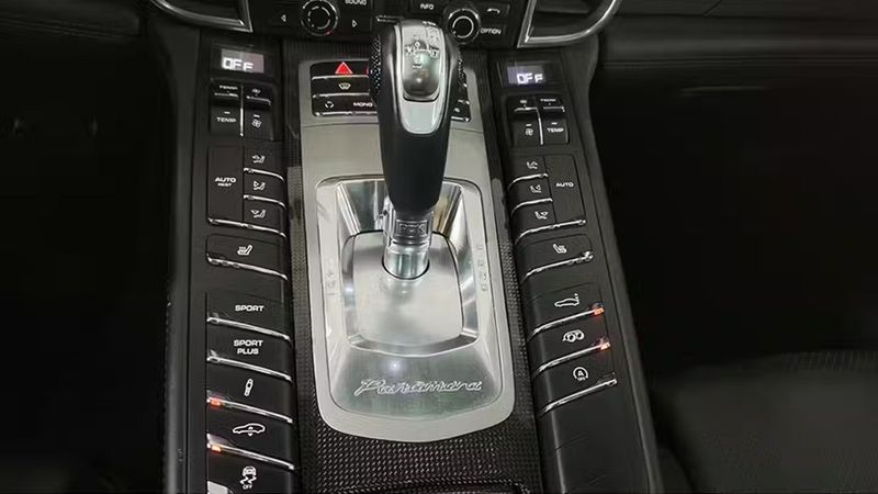 Porsche Panamera • 2012 • 104,555 km 8