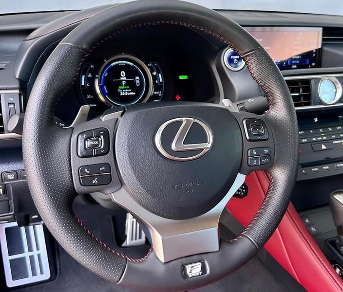 Lexus RC • 2018 • 35,000 km 6