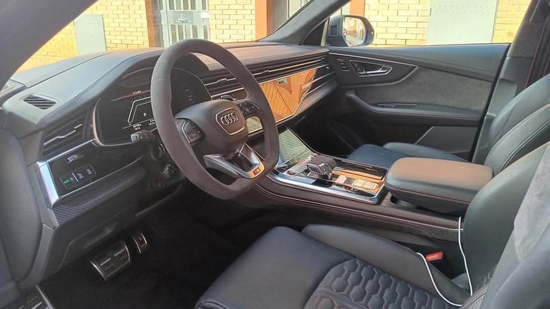 Audi RS Q8 • 2022 • 46,000 km 3