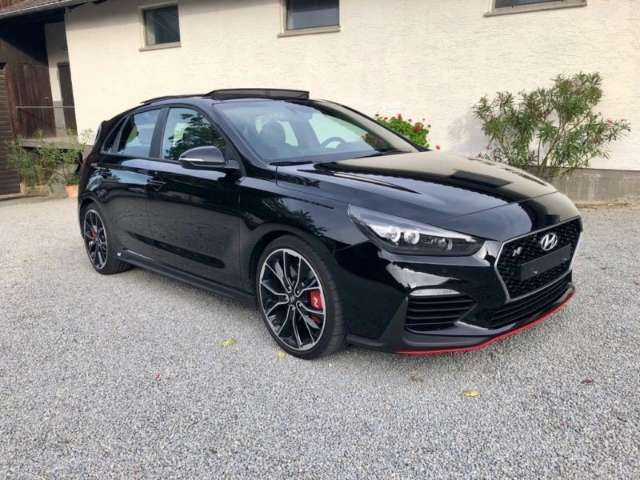 Hyundai i30 • 2018 • 69,900 km 3