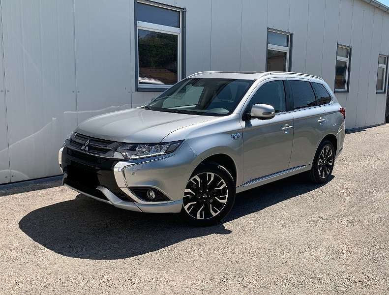 Mitsubishi Outlander • 2018 • 106,500 km 1