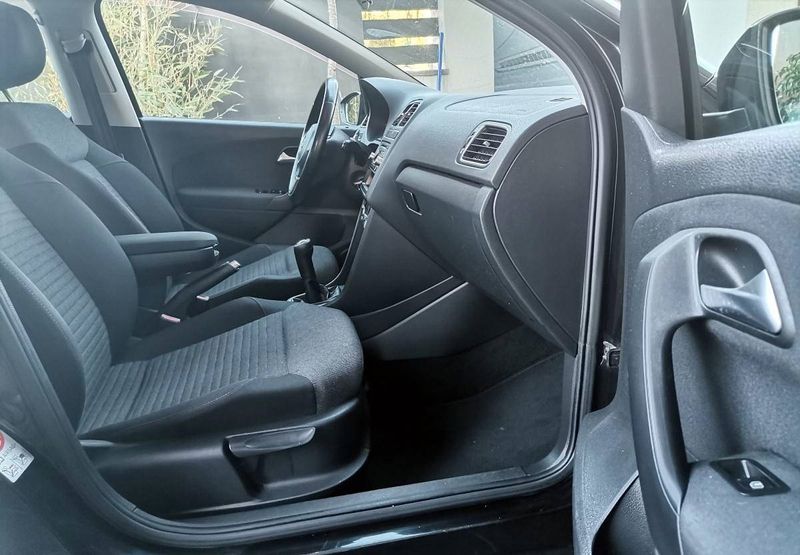 Volkswagen Polo • 2010 • 199,999 km 6