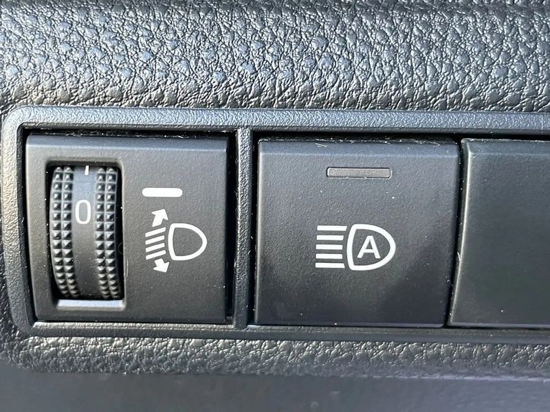 Toyota Corolla • 2020 • 144,000 km 8