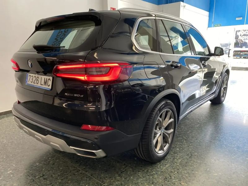 BMW X5 • 2021 • 89,000 km 2