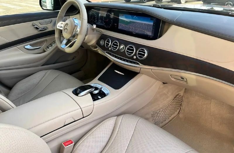 Mercedes-Benz S-Class • 2019 • 158,600 km 9
