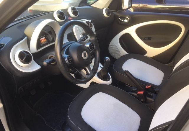 Smart Forfour • 2015 • 84,000 km 7