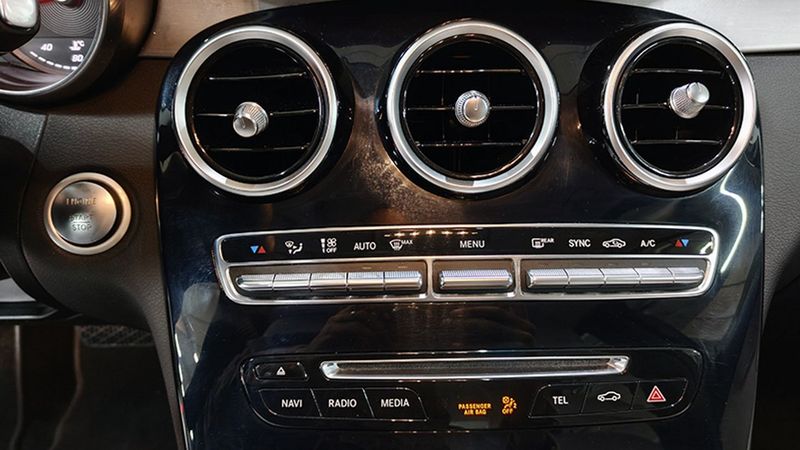 Mercedes-Benz C-Class • 2015 • 137,153 km 15