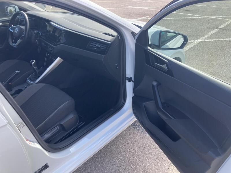 Volkswagen Polo • 2022 • 24,689 km 19