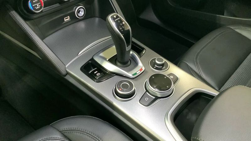 Alfa Romeo Stelvio • 2022 • 63,414 km 15