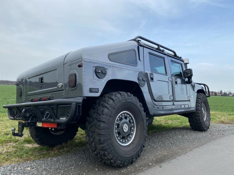 Hummer H1 • 2006 • 108,300 km 6