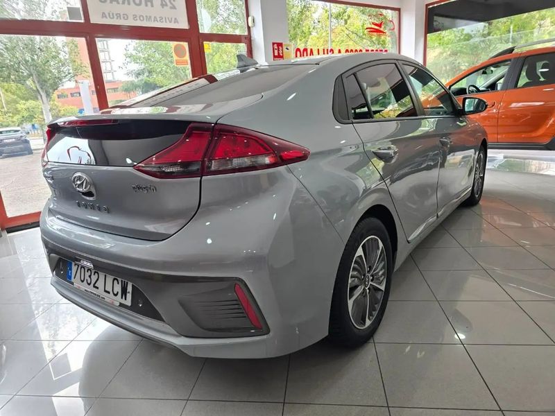 Hyundai Ioniq Plug-In Hybrid • 2020 • 51,500 km 4