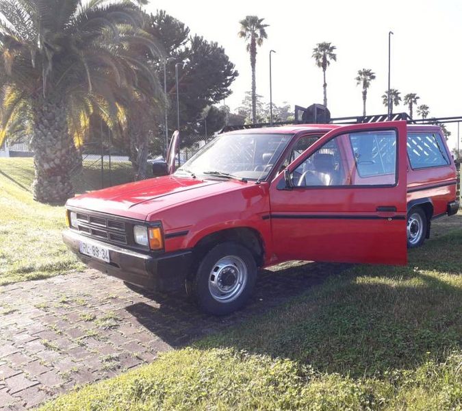 Nissan Pickup • 1990 • 250,000 km 3