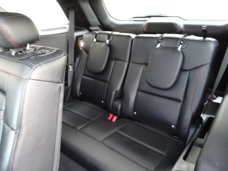 Ford Explorer • 2023 • 38,000 km 16