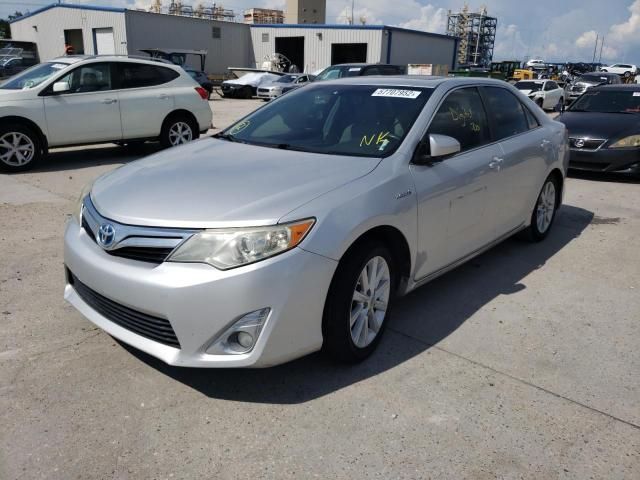 Toyota Camry Hybrid • 2012 • 12 km 2