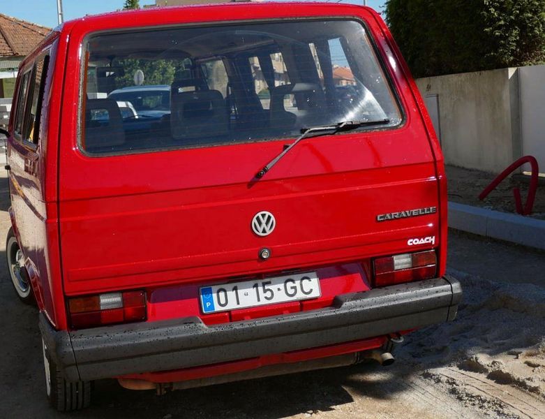Volkswagen Caravelle • 1990 • 299,999 km 2