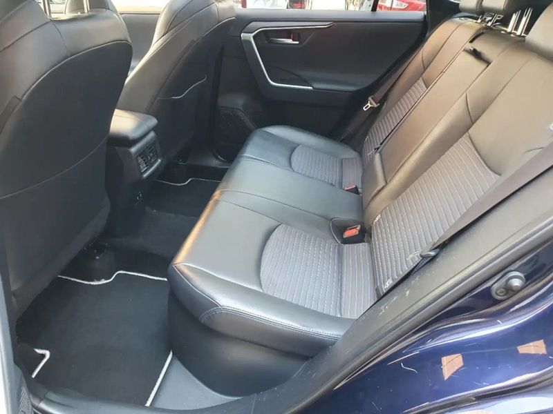 Toyota RAV4 • 2019 • 50,000 km 2