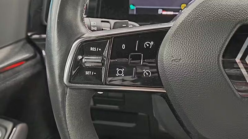 Renault Espace • 2024 • 21,647 km 13