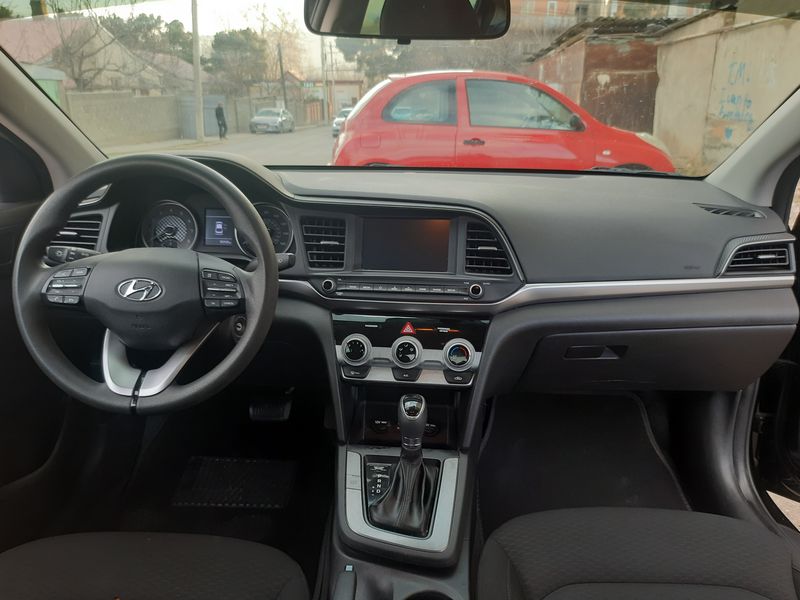 Hyundai Elantra • 2018 • 55,000 mi 4