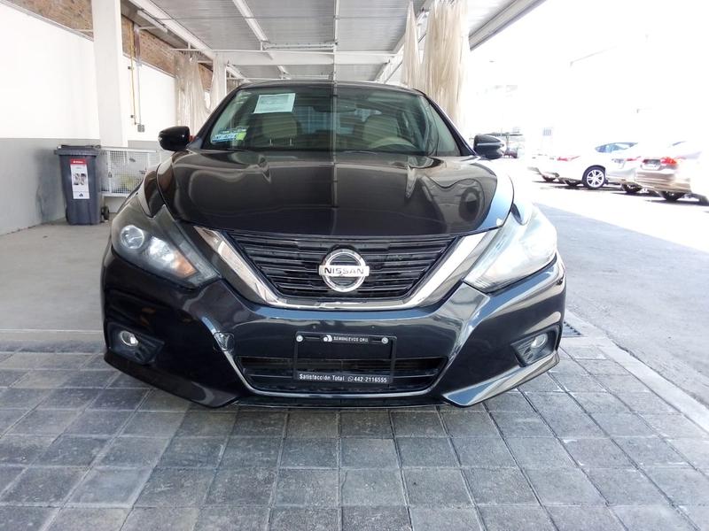 Nissan Altima • 2017 • 155,000 km 9