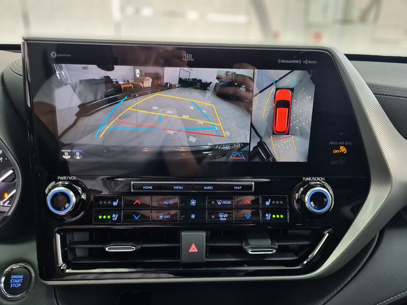 Toyota Highlander • 2022 • 45 km 5