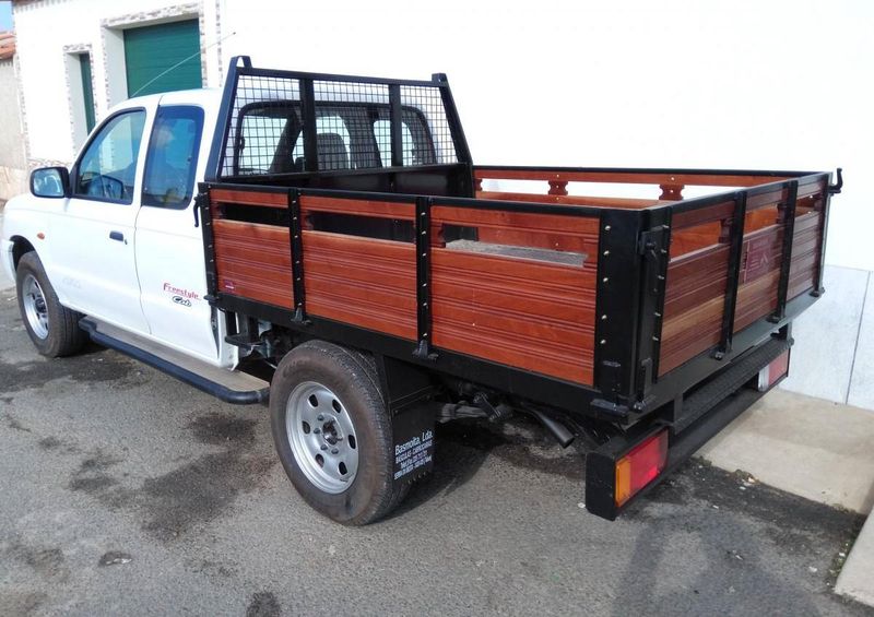 Mazda B2500 • 2003 • 249,999 km 2