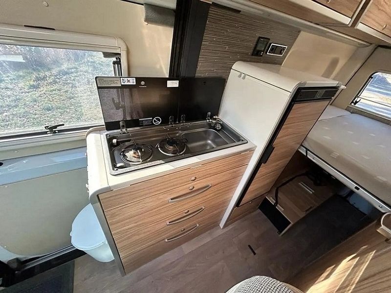 Mercedes-Benz 100 D • 2019 • 124,000 km 11