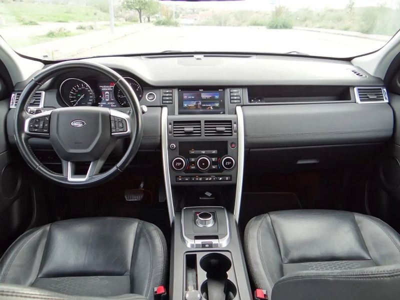 Land Rover Discovery Sport • 2016 • 87,000 km 2