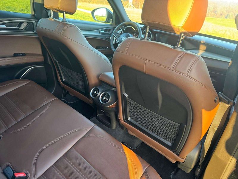 Alfa Romeo Stelvio • 2018 • 97,000 km 8