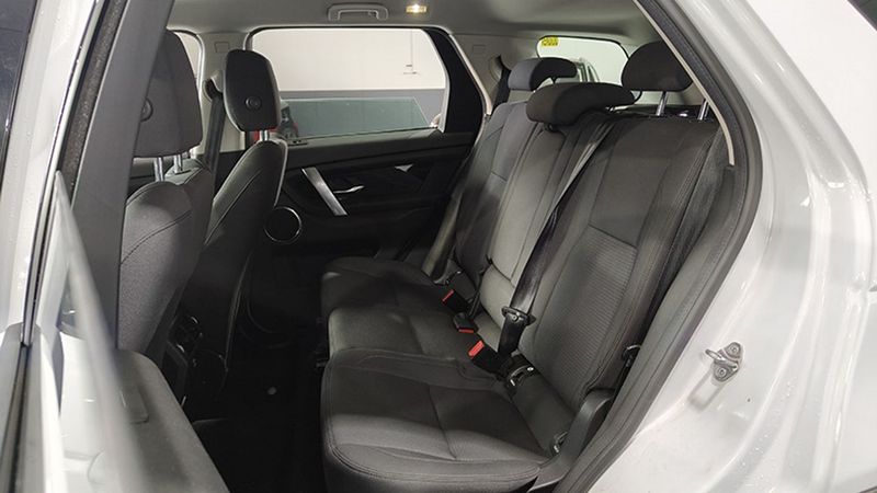 Land Rover Discovery Sport • 2019 • 74,437 km 12