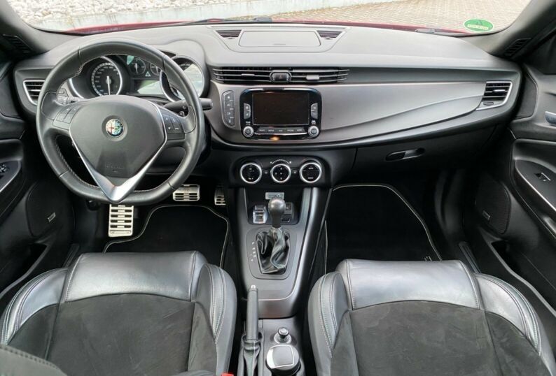 Alfa Romeo Giulietta • 2014 • 88,900 km 7