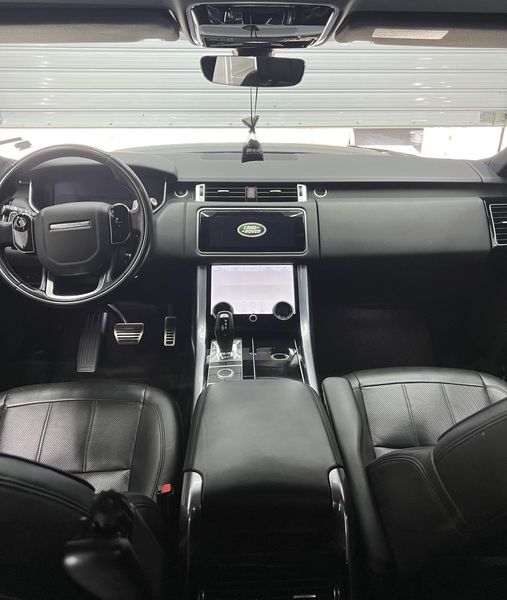 Land Rover Range Rover • 2020 • 150,000 km 14