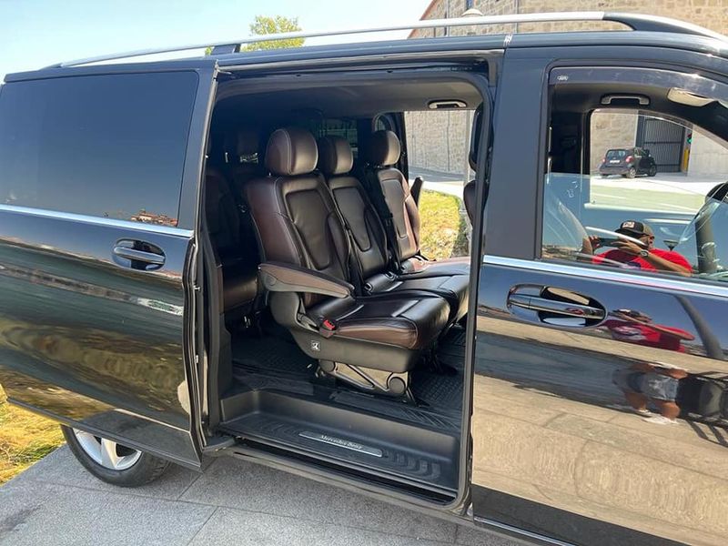 Mercedes-Benz 310 Van • 2015 • 75,000 km 2