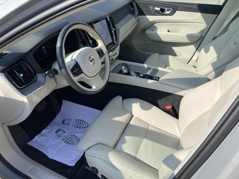 Volvo XC60 • 2024 • 12,819 km 20