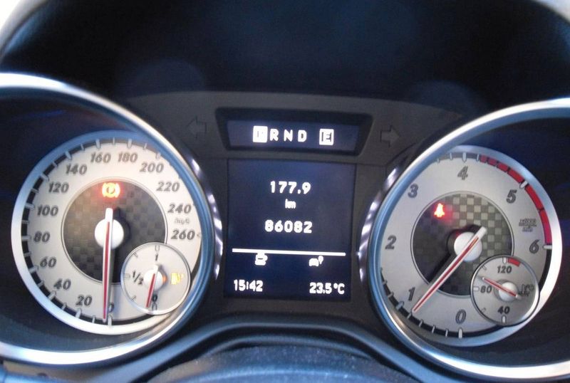 Mercedes-Benz SLK • 2012 • 89,999 km 9