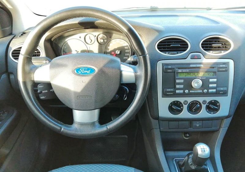 Ford Focus • 2005 • 119,999 km 3