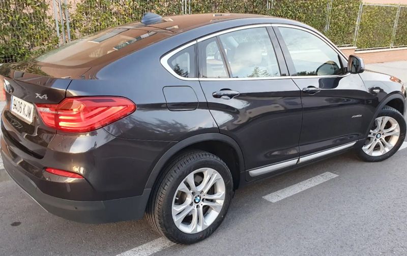 BMW X4 • 2018 • 119,000 km 2