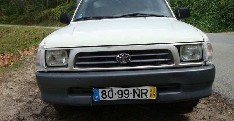 Toyota Hilux • 1999 • 160,000 km 1