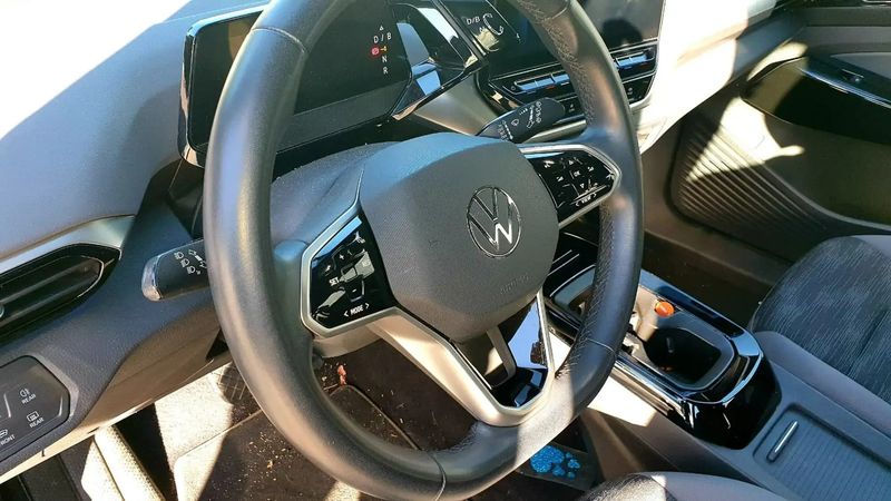 Volkswagen ID.4 • 2022 • 25,800 km 7