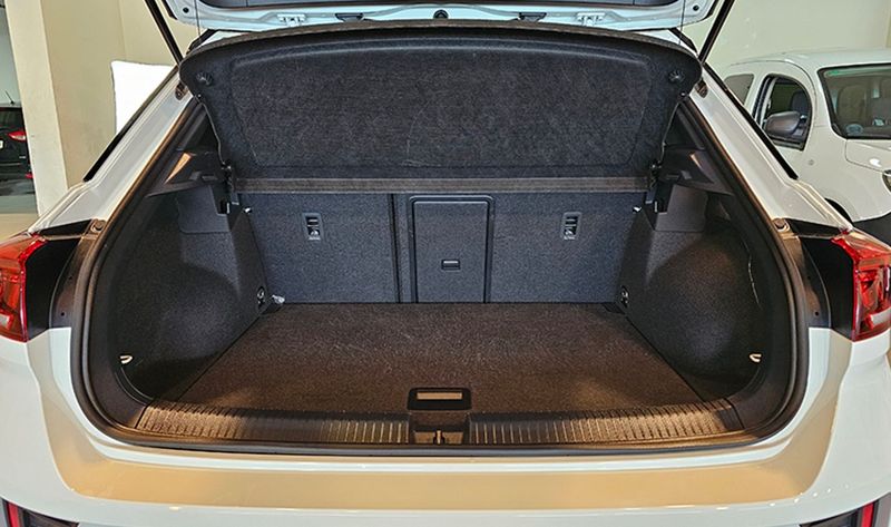 Volkswagen T-Cross • 2023 • 18,456 km 13